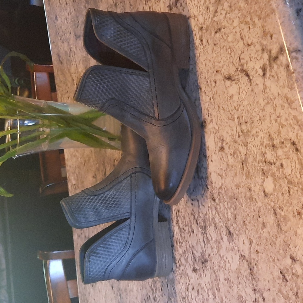Roan boots